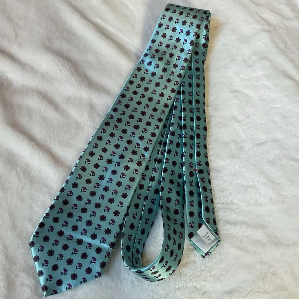 Silk tie